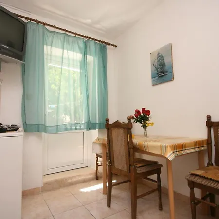 With Parking Space Podgora, Makarska - 6682 * بودغورا