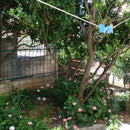 With Parking Space Podgora, Makarska - 6682 بودغورا