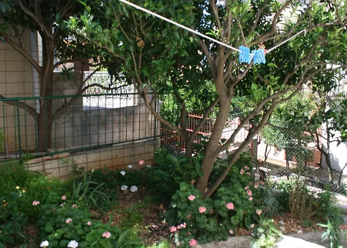 With Parking Space Podgora, Makarska - 6682 بودغورا