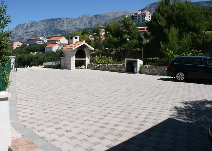 With Parking Space Podgora, Makarska - 6682 * بودغورا